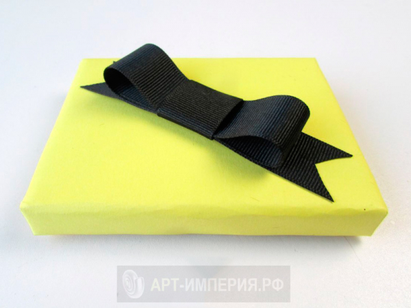 плоский бант из репсовых лент