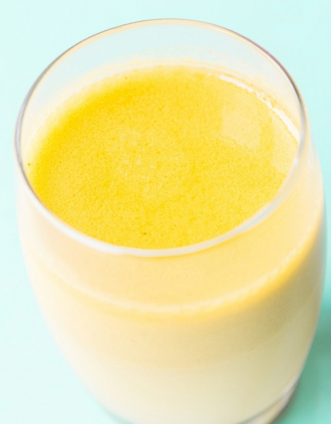 молоко с маслом и медом от кашля