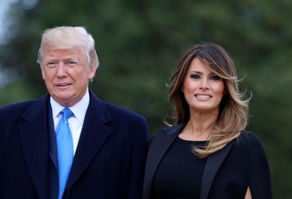 На Лабутенах и в жакете Chanel! Мелания Трамп эффектно покинула официальную резиденцию