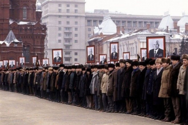 Похороны Константина Черненко. Москва, 1985 год. Автор: Юрий Абрамочкин. Похороны Константина Черненко Москва 1985 год Автор Юрий Абрамочкин