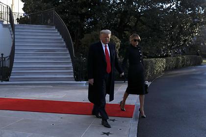 На Лабутенах и в жакете Chanel! Мелания Трамп эффектно покинула официальную резиденцию