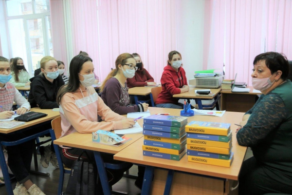 Удаленное обучение отменено для студентов колледжей и продлено для вузов до 6 февраля