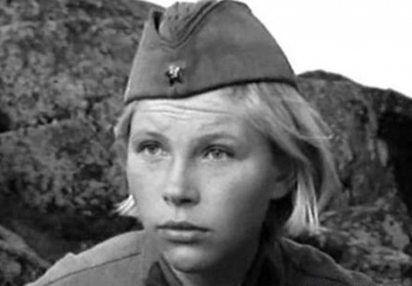 Елена Драпеко в роли Лизы Бричкиной | Фото: kino-teatr.ru Елена Драпеко в роли Лизы Бричкиной Фото kinoteatrru