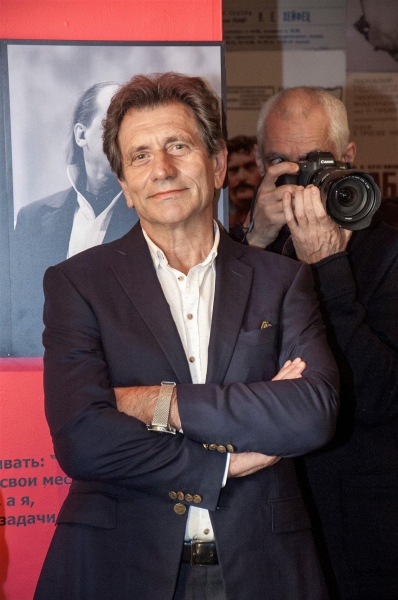 Александра Захарова и Евгений Князев представят премьеру «Тяжелый песок»