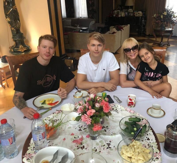 Рыжему солнышку 30 лет! Кристина Орбакайте поздравила сына Никиту с юбилеем