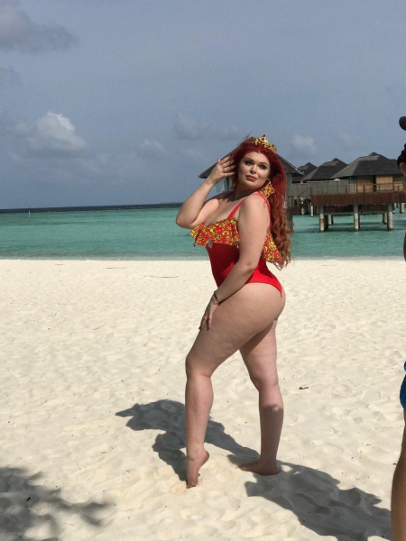 «Уже полгода я ем 2 раза в день»: бывшая plus-size модель Юлия Рыбакова похудела на 35 кг к Каннскому фестивалю