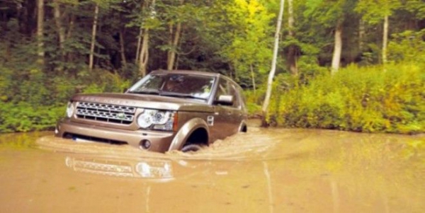 Если надо Land Rover LR4 и проплывет. Если надо Land Rover LR4 и проплывет