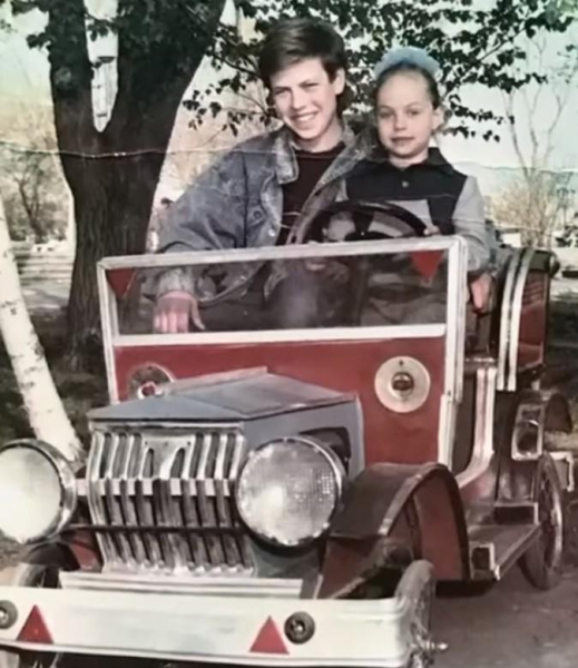 Говорили, это злой рок! Дмитрий Дюжев вспомнил, как потерял всю семью за короткое время