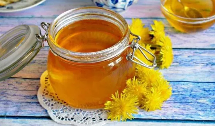 По вкусу варенье из одуванчиков очень напоминает мёд