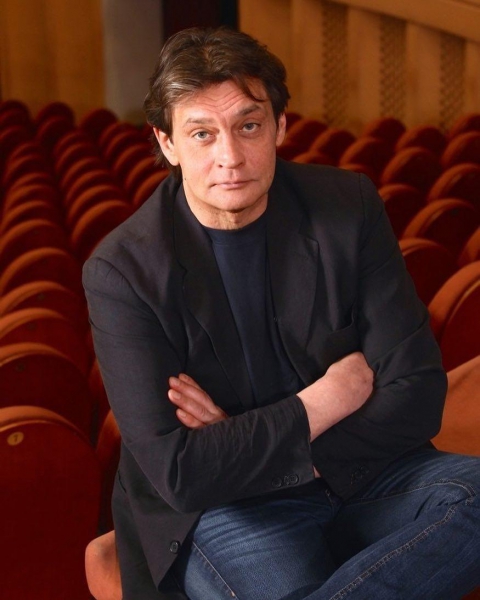 Теперь пересдача! Александр Домогаров провалил экзамен на права