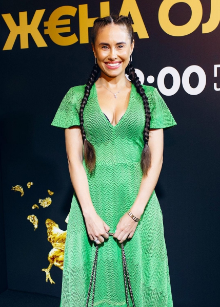 Елена Подкаминская отметила премьеру «Жены олигарха» в компании коллег