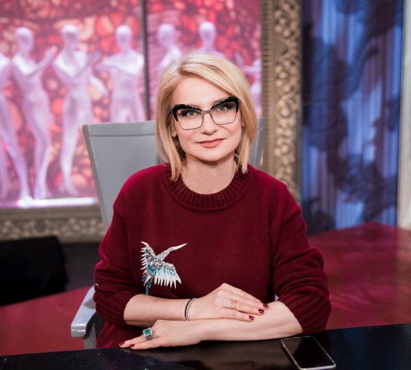Эвелина Хромченко рассказала, какие модные фасоны и принты зародились в российской глубинке