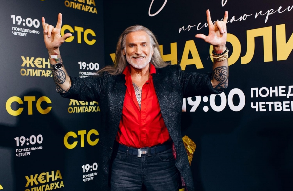Елена Подкаминская отметила премьеру «Жены олигарха» в компании коллег