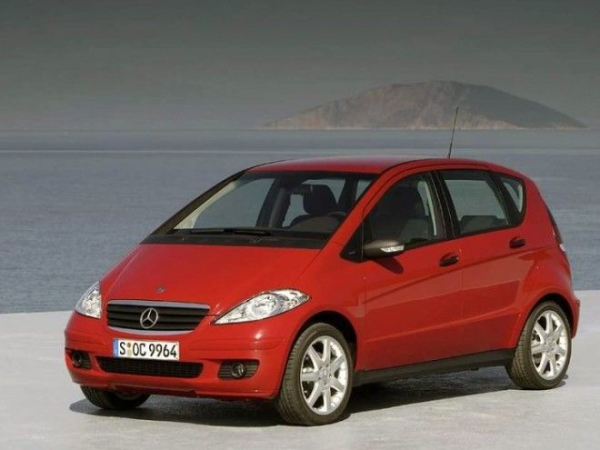 Компактный но весьма комфортный и надежный MercedesBenz AKlasse W169 Фото motorpageru
