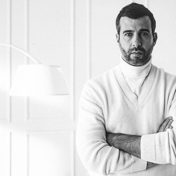 «Сначала кормит, потом чай пьем, разговариваем. Я и она. И коты»: Иван Ургант трогательно простился с бабушкой