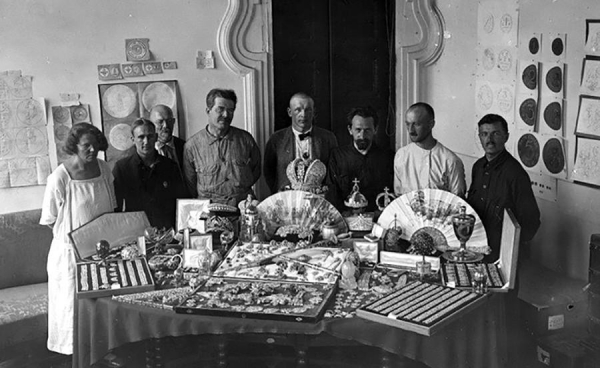 Пропавшие сокровища российской короны: куда делись уникальные драгоценности императорской семьи