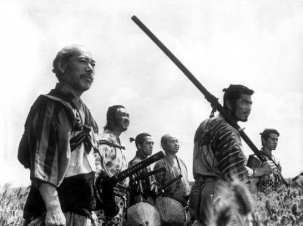 SКреативный способ нарисовать картину на стене