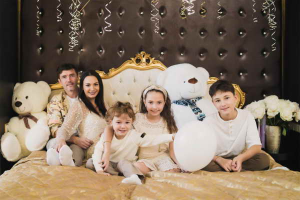 Инна Жиркова отметила день рождения на самоизоляции в кругу семьи
