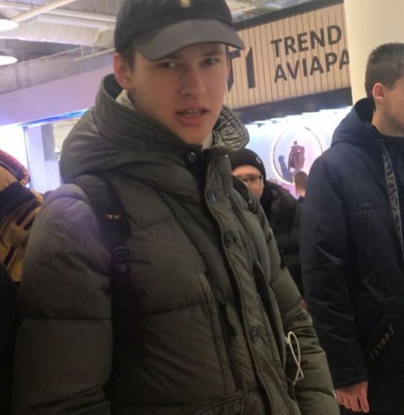 В московском ТЦ подростки пристали к 13-летней темнокожей школьнице В московском ТЦ подростки пристали к 13-летней темнокожей школьнице