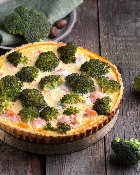 Вкус и польза! Готовим открытый пирог с семгой и брокколи