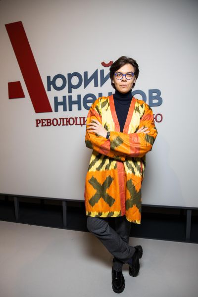 Беременная Марина Кравец, Юлия Меньшова и другие звезды на открытии выставки «Юрий Анненков. Революция за дверью» 