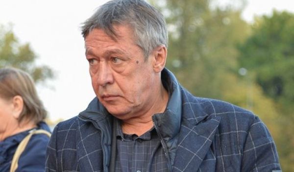 Михаил Ефремов дрался даже с родным отцом