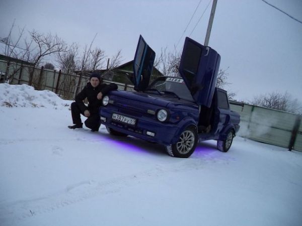 Автолюбитель из Твери превратил «Запорожец» в нечто невероятное Автолюбитель из Твери превратил «Запорожец» в нечто невероятное