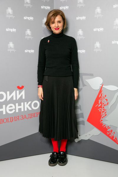 Беременная Марина Кравец, Юлия Меньшова и другие звезды на открытии выставки «Юрий Анненков. Революция за дверью» 