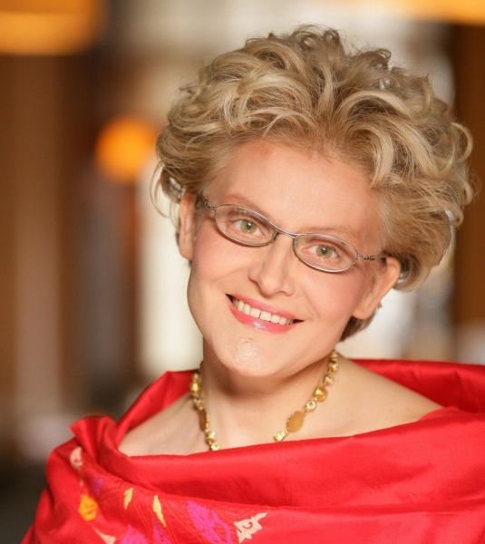 Медицина стоит огромных денег: Елена Малышева ответила на вопрос о ценах в своей клинике