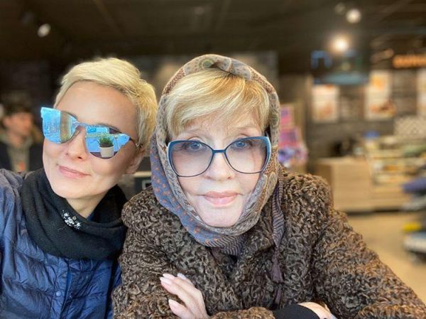 Вы молоды душой и любите людей! Дарья Повереннова поздравила Веру Алентову с 78-летием