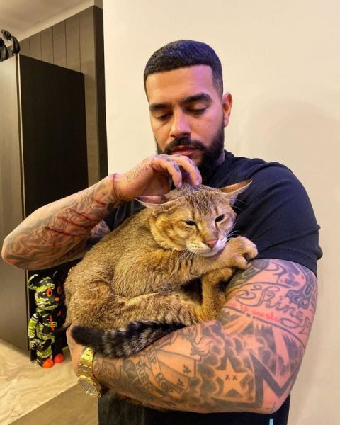 Тимати с котом