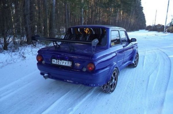 Автолюбитель из Твери превратил «Запорожец» в нечто невероятное Автолюбитель из Твери превратил «Запорожец» в нечто невероятное
