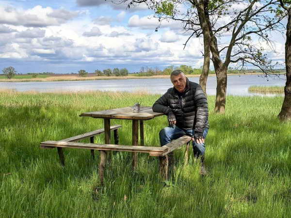 Доктор Комаровский напомнил, какие меры безопасности нужно соблюдать работникам сферы услуг