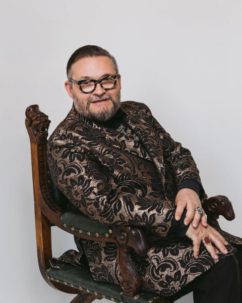Друзья мои, я в Коммунарке! Александр Васильев находится в больнице с двусторонней пневмонией