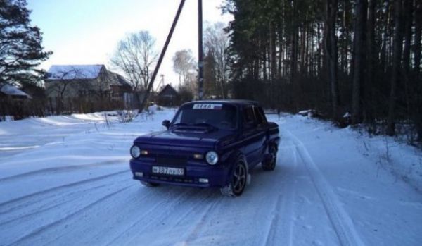 Автолюбитель из Твери превратил «Запорожец» в нечто невероятное Автолюбитель из Твери превратил «Запорожец» в нечто невероятное